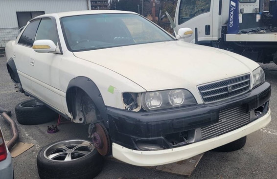 事故で放置された不動車を買取